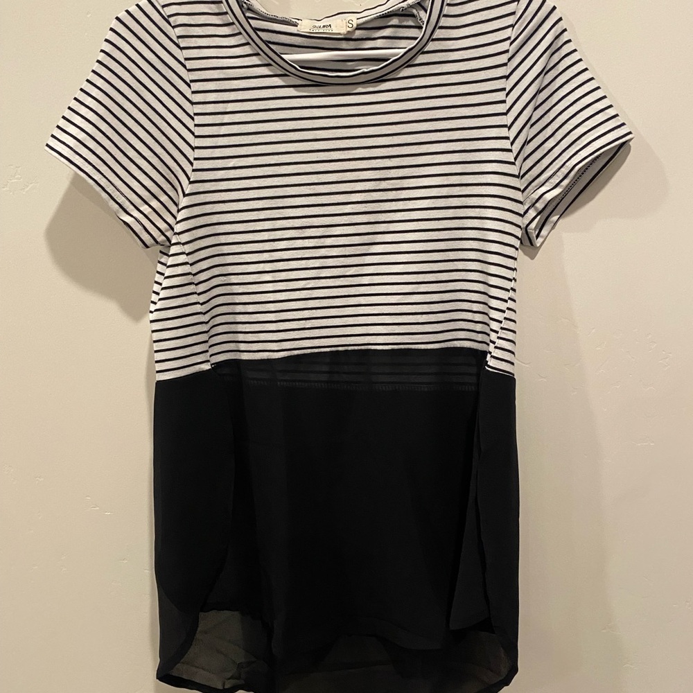 Lira Black and White Striped Short Sleeve Top